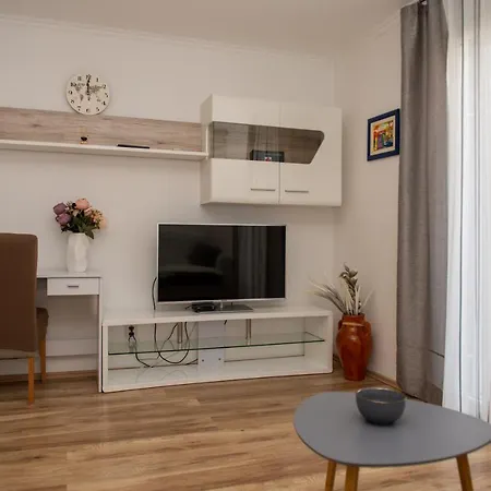 Fortuna - Peacfull Terrace Apartment