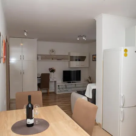 Fortuna - Peacfull Terrace Apartment *